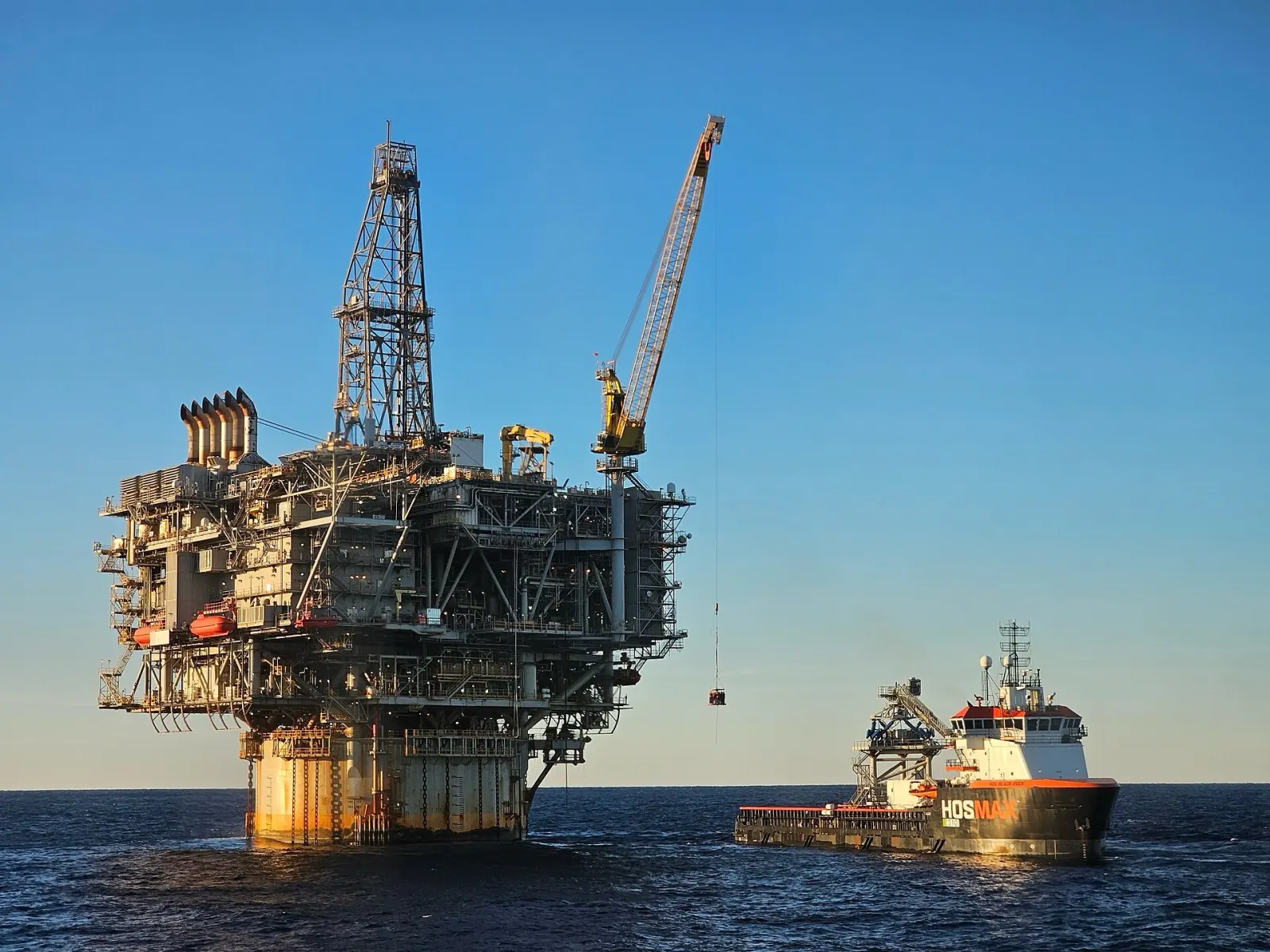 Głowica i armatura na platformie wydobywczej offshore